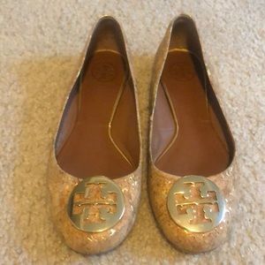 💕SOLD💕 Tory Burch Reva Tan Cork/Gold Flats Sz7